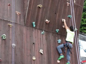 38193509_703685576648432_4900402172560146432_n