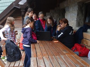 38208398_703685396648450_3719289645083656192_n