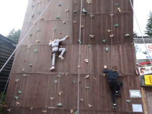 38297918_703686586648331_6896567242184458240_n